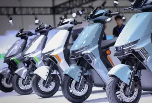 東田12.2英寸三防平板終端，賦能電動(dòng)車健康檢查高效升級(jí)